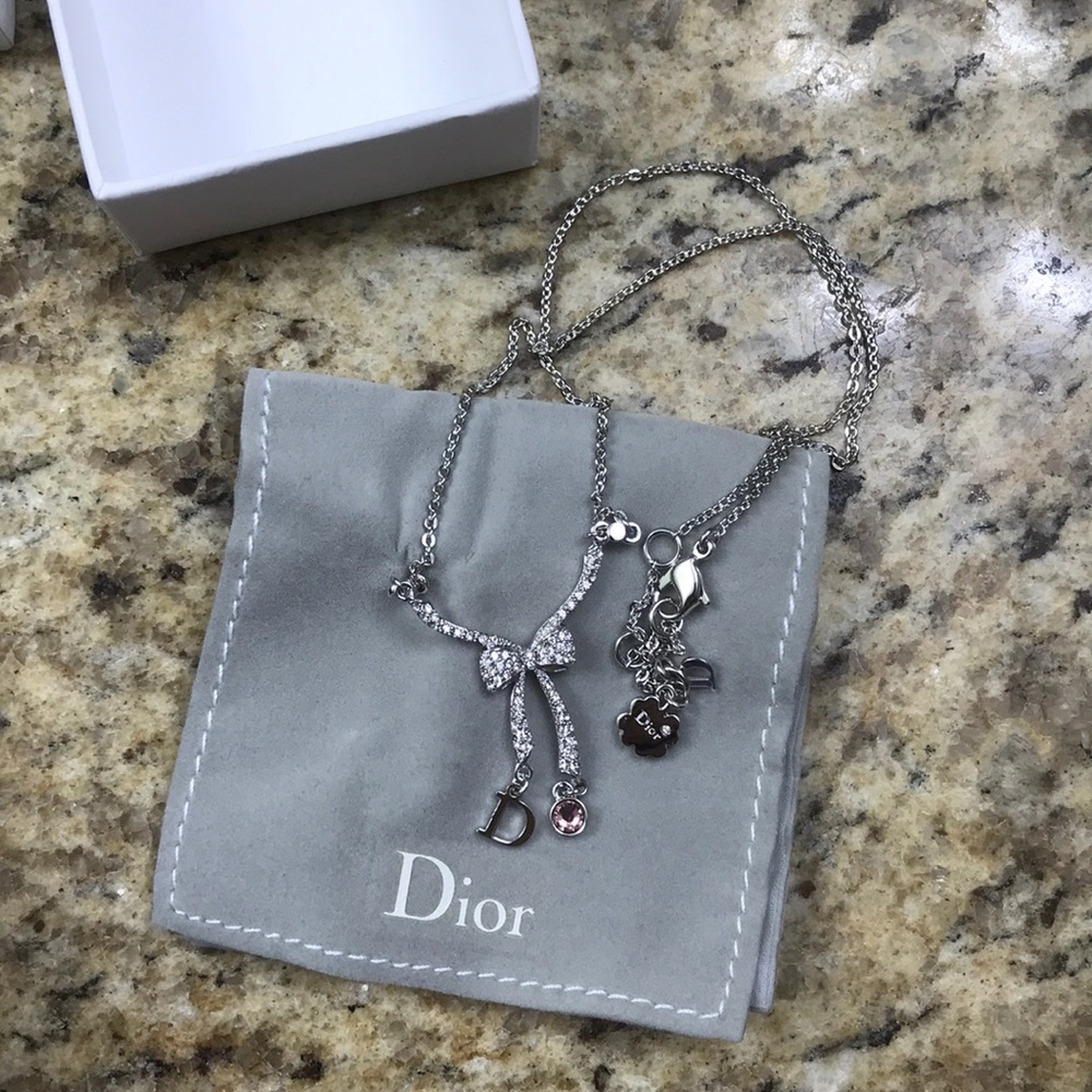Dior bow necklace